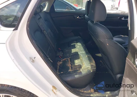 2021 Kia Forte Ex z USA, uszkodzony, nr VIN 3KPF54ADXME403484